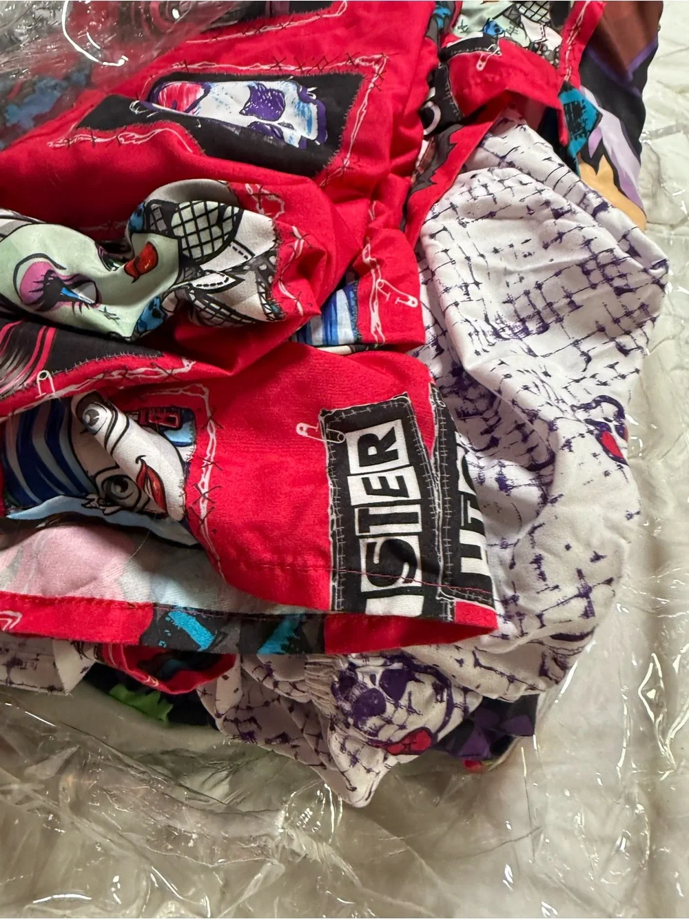 Monster High twin bedset. Comforter, fitted sheet, top sheet, pillowcase RARE
